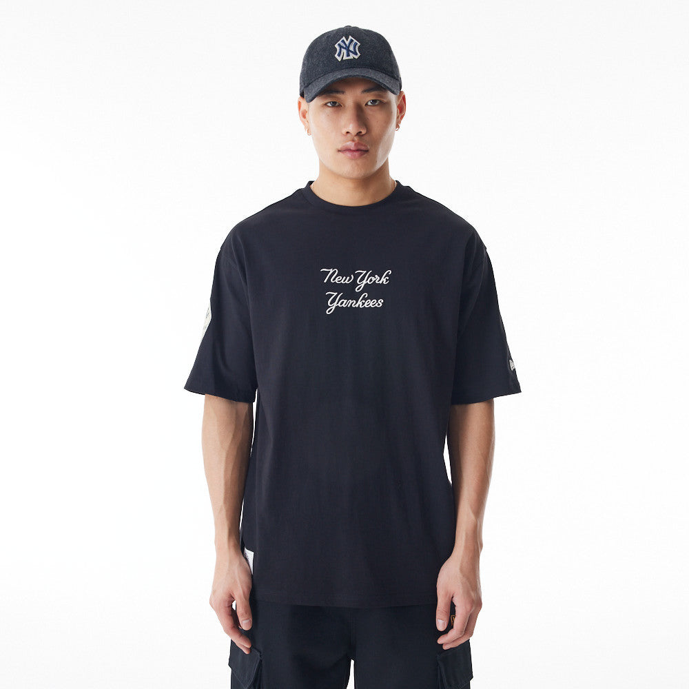 New York Yankees Oversized MLB Tartan Infill Black Tee