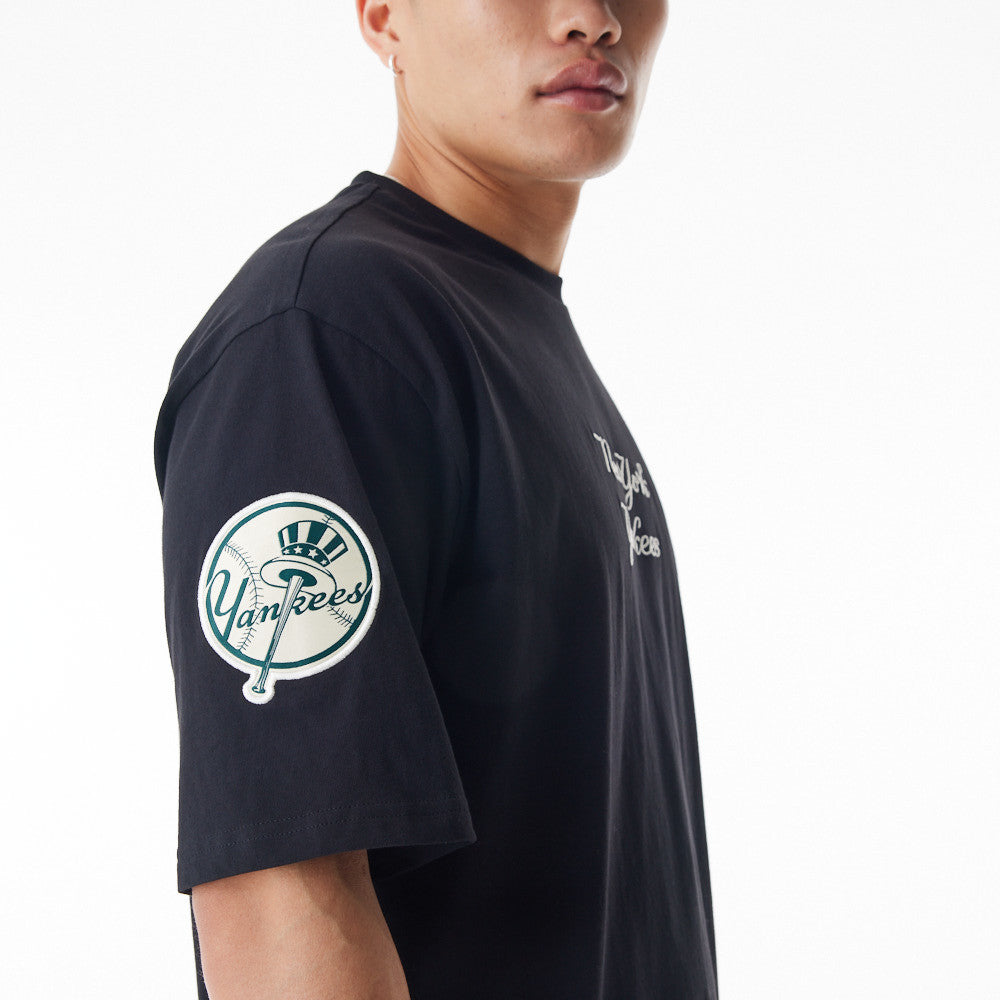 New York Yankees Oversized MLB Tartan Infill Black Tee
