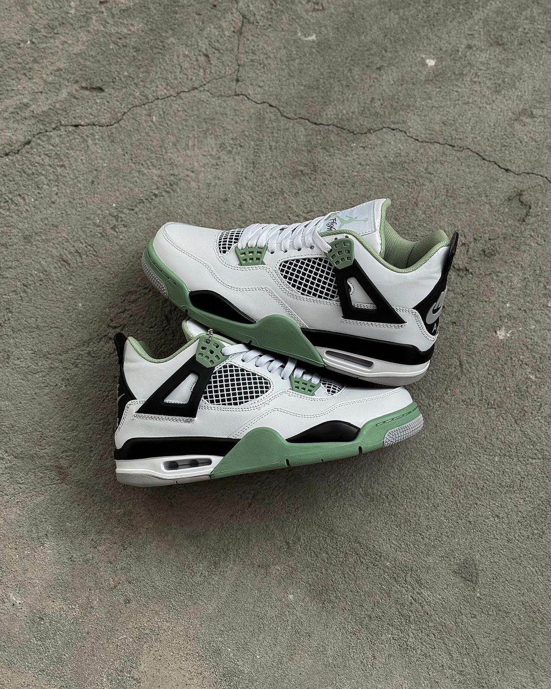 Air Jordan 4 Retro -'Oil Green'
