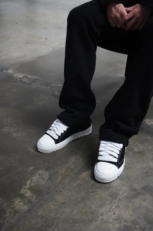 NUMERIŚ Atelier - "Acrylic Black"