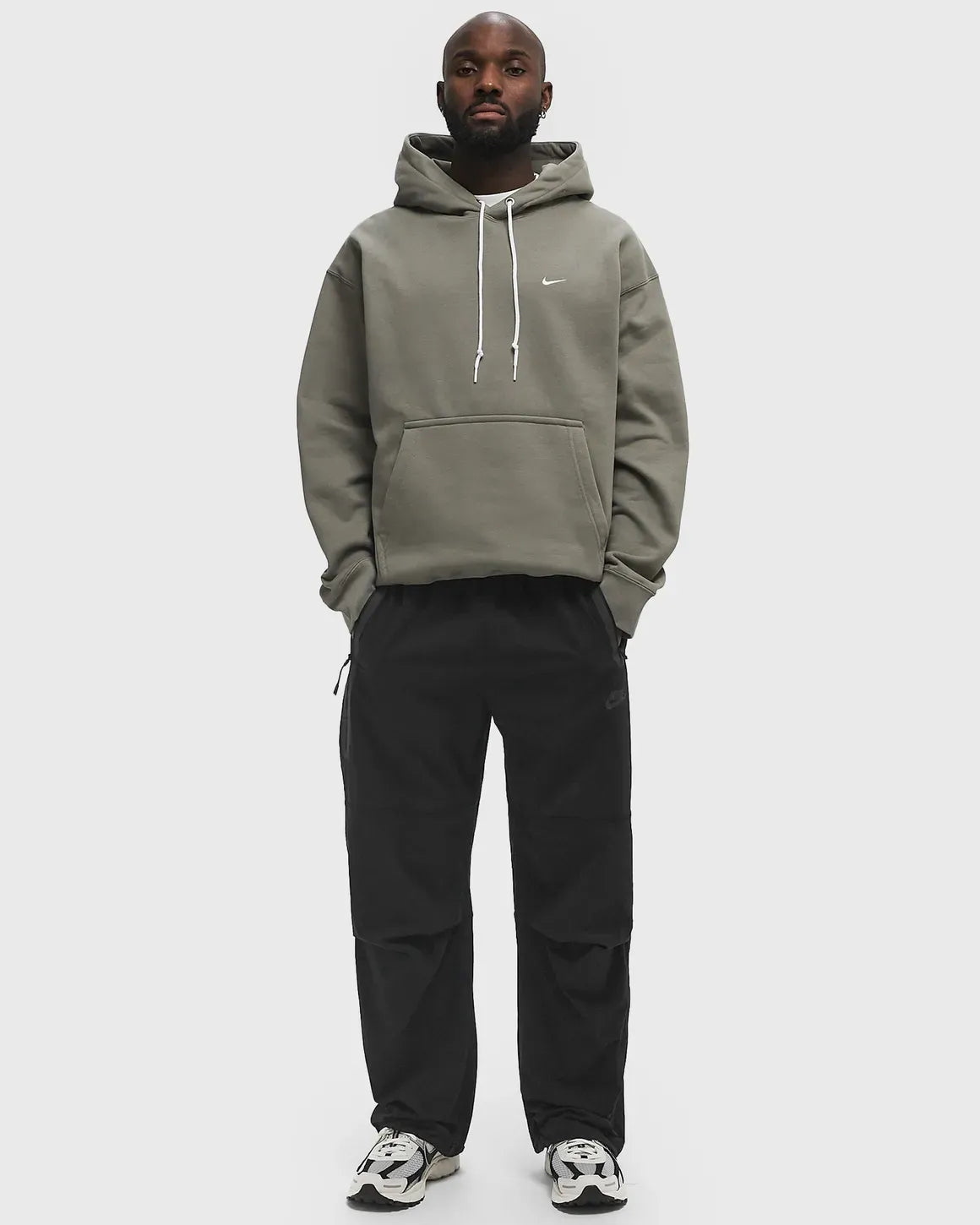 Nike Tech Woven Oversized Pants - "Black"